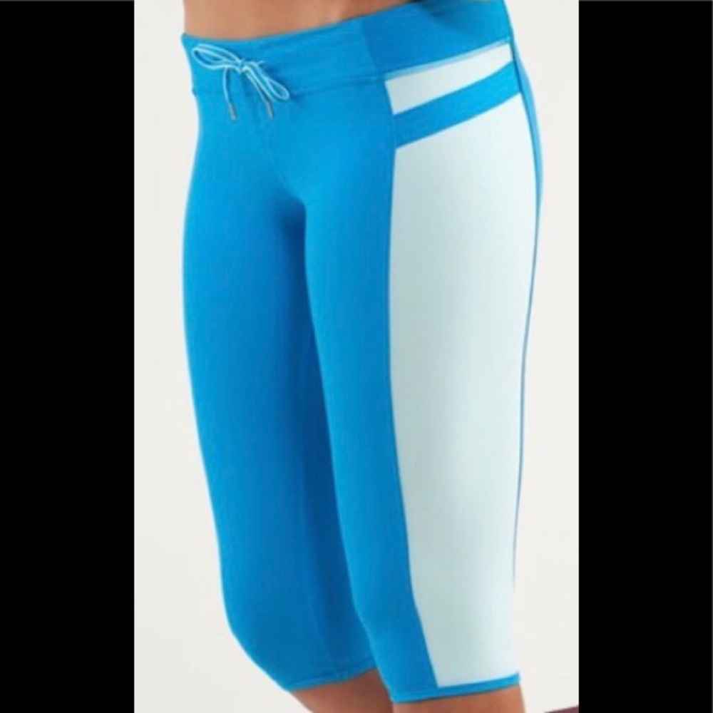 Lululemon Heat It Up Blue Cropped Leggings